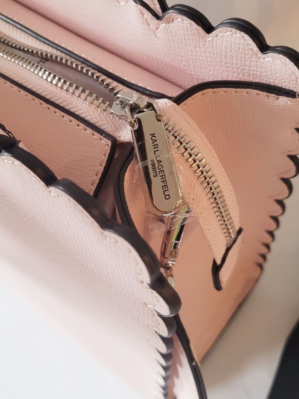 Karl Lagerfeld Pink Scalloped Two Way Carry - Picture 6 of 8